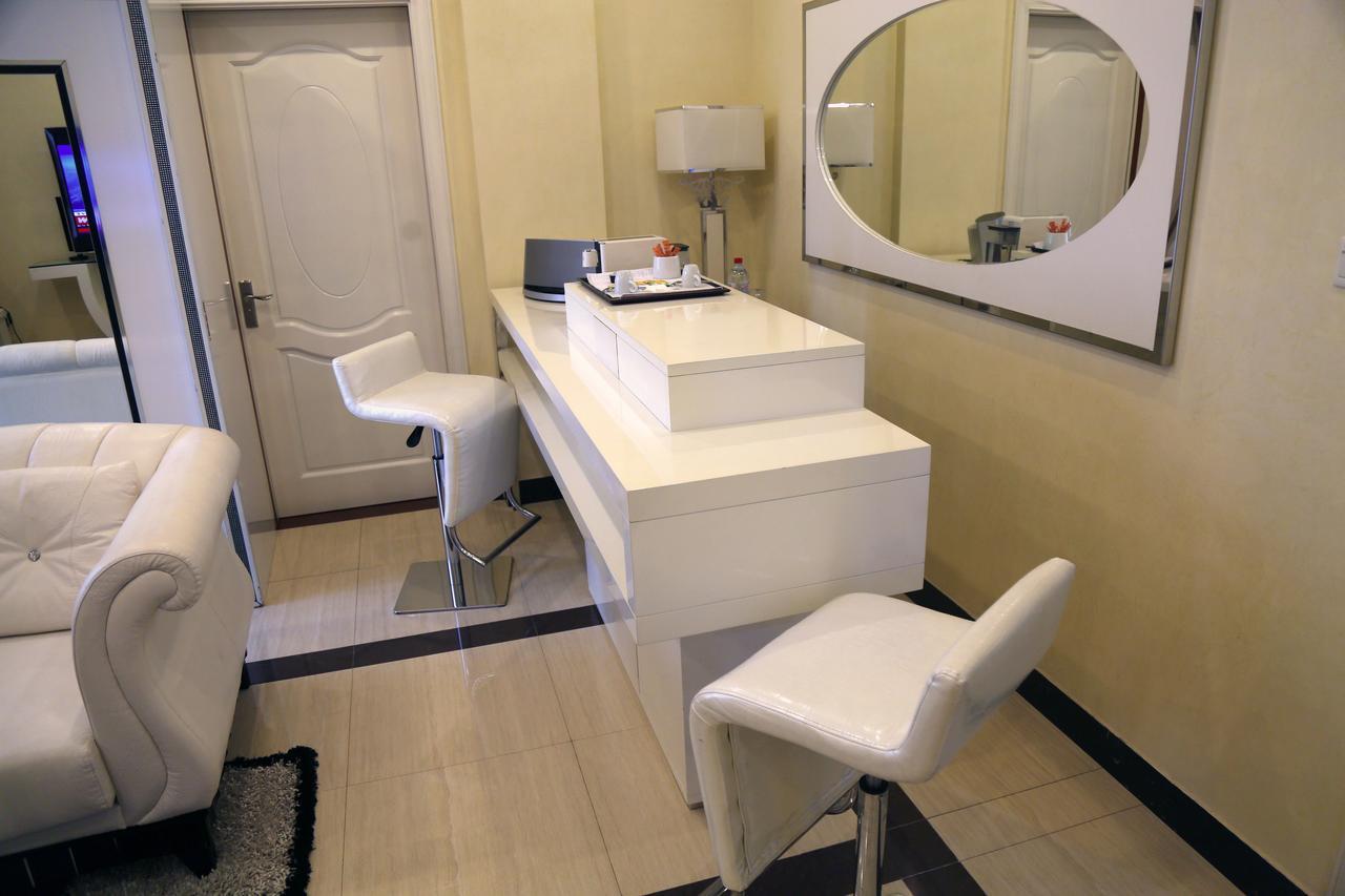 Hotel Amaritsah Brazzaville Buitenkant foto