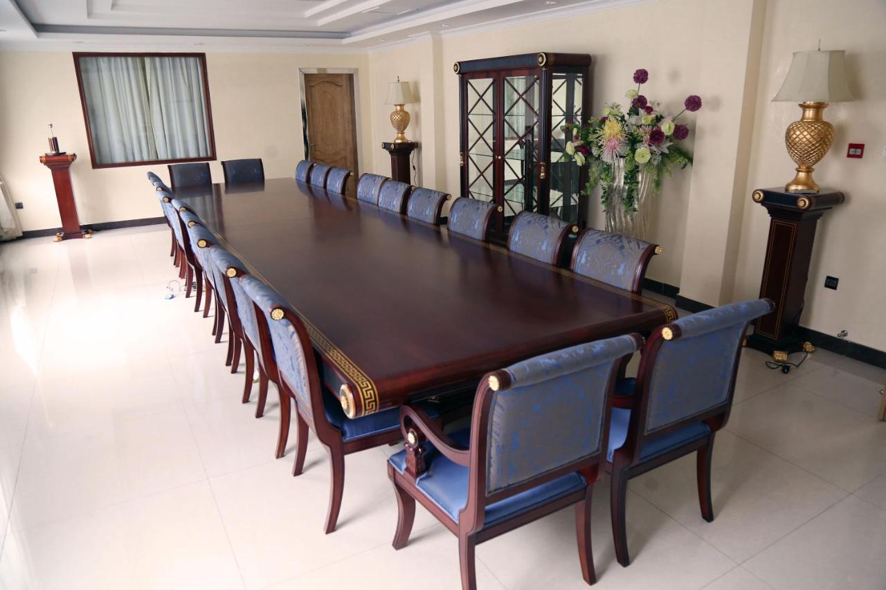 Hotel Amaritsah Brazzaville Buitenkant foto