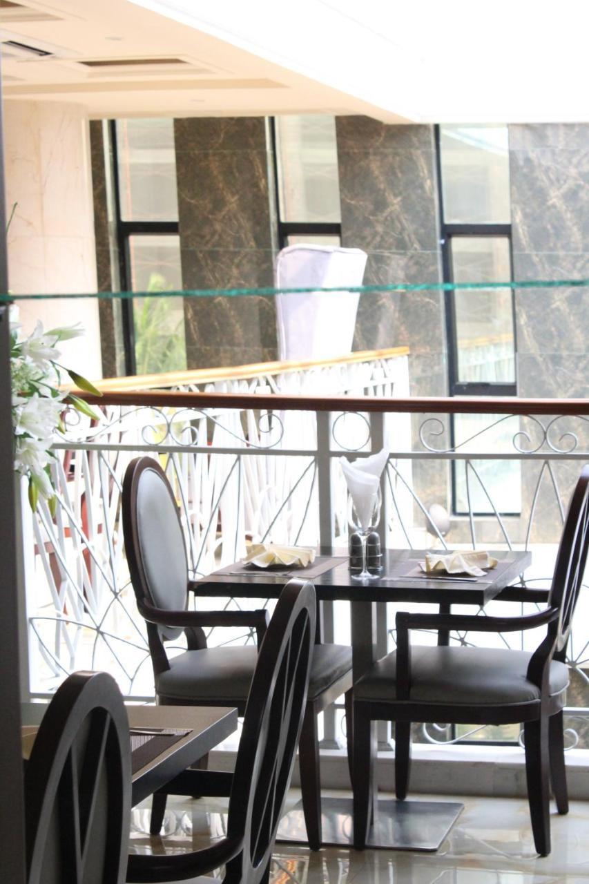 Hotel Amaritsah Brazzaville Buitenkant foto