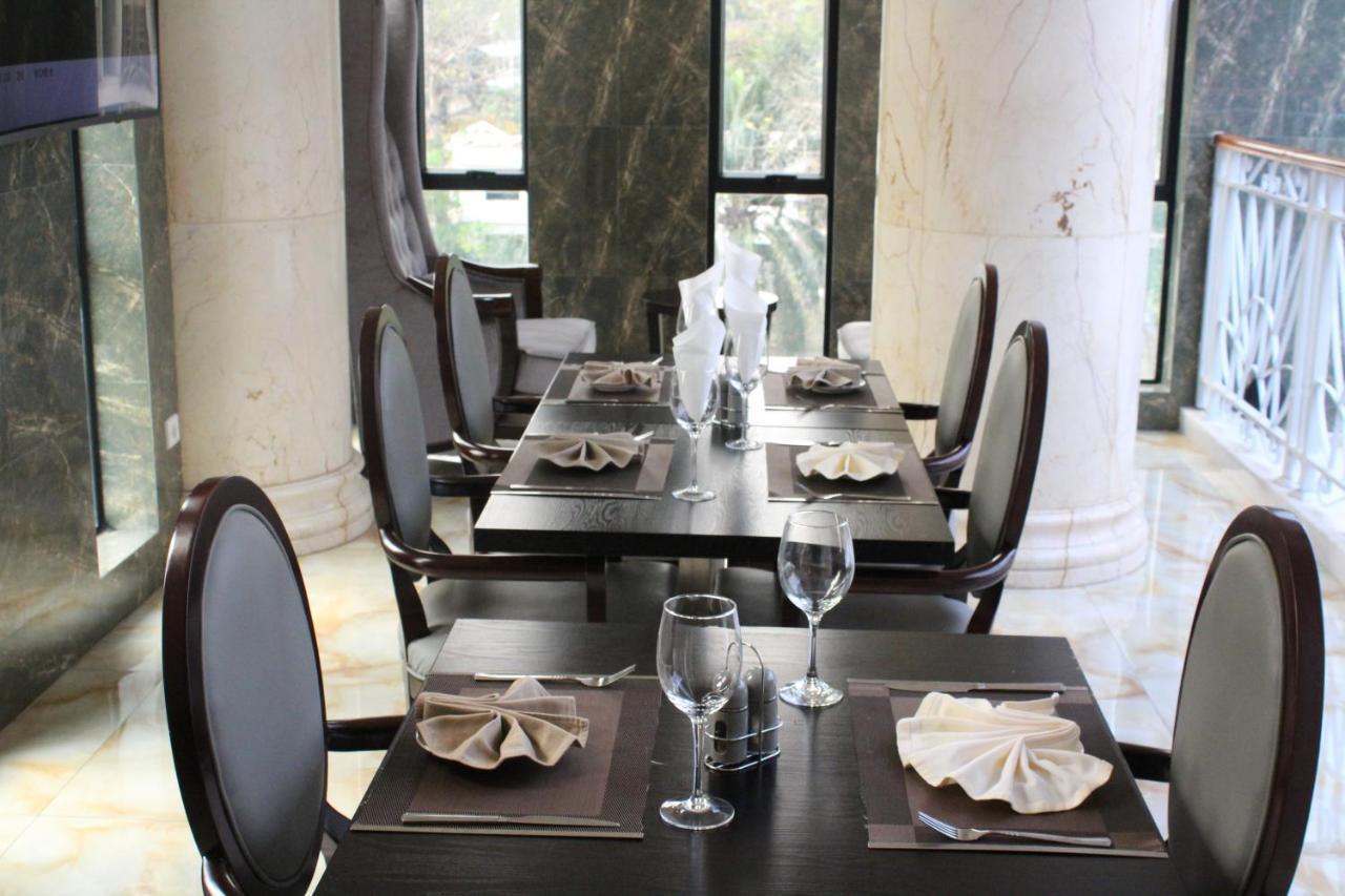 Hotel Amaritsah Brazzaville Buitenkant foto