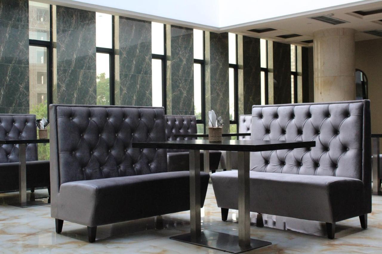 Hotel Amaritsah Brazzaville Buitenkant foto